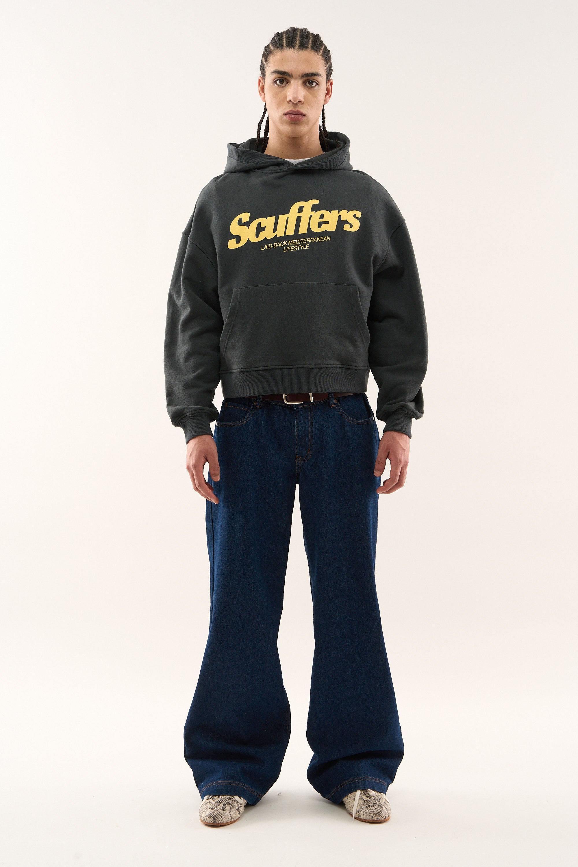 Sudadera con capucha oscura Pop