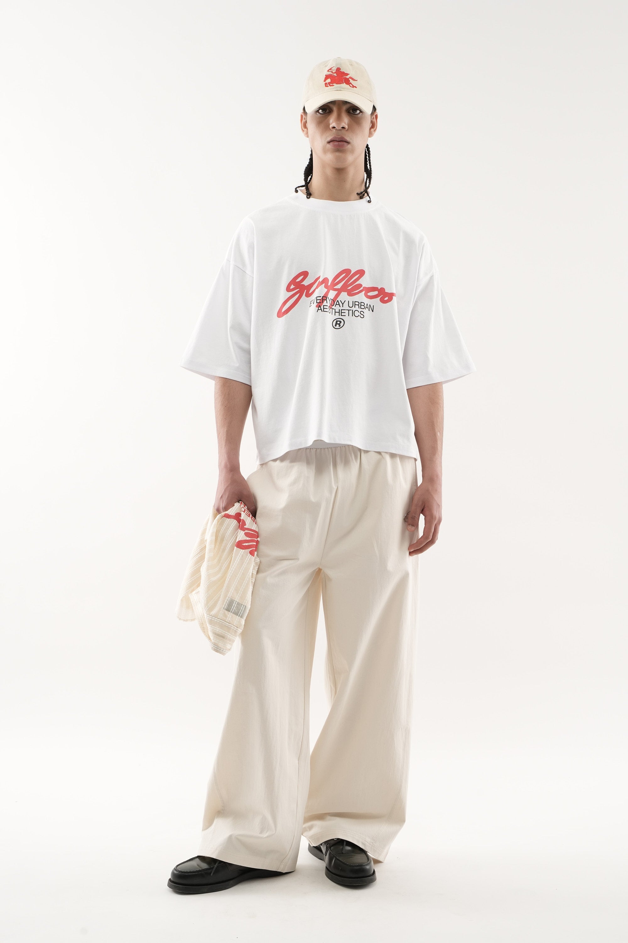 Camiseta blanca con firma