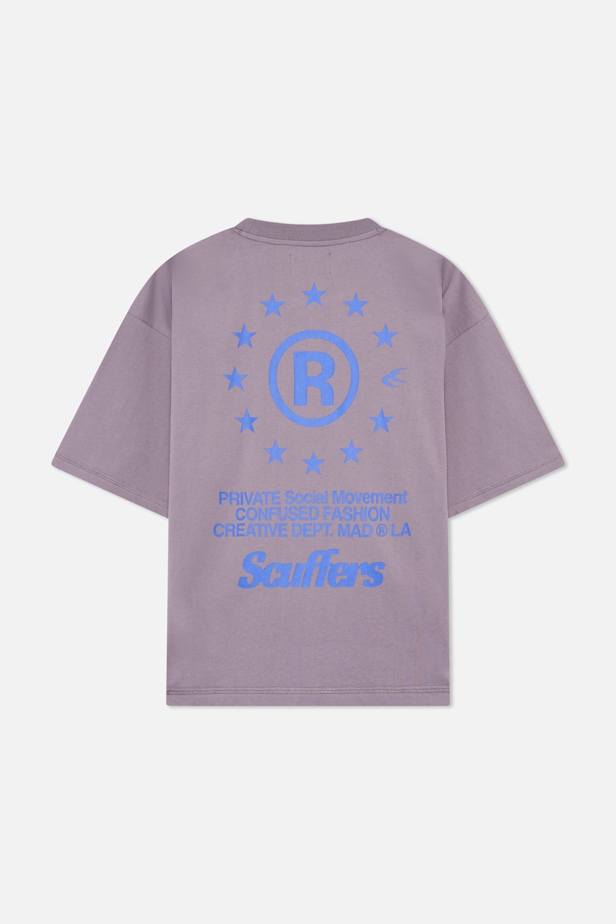 Camiseta morada polvorienta confusa