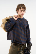 Camiseta de manga larga marrón a rayas sin rematar