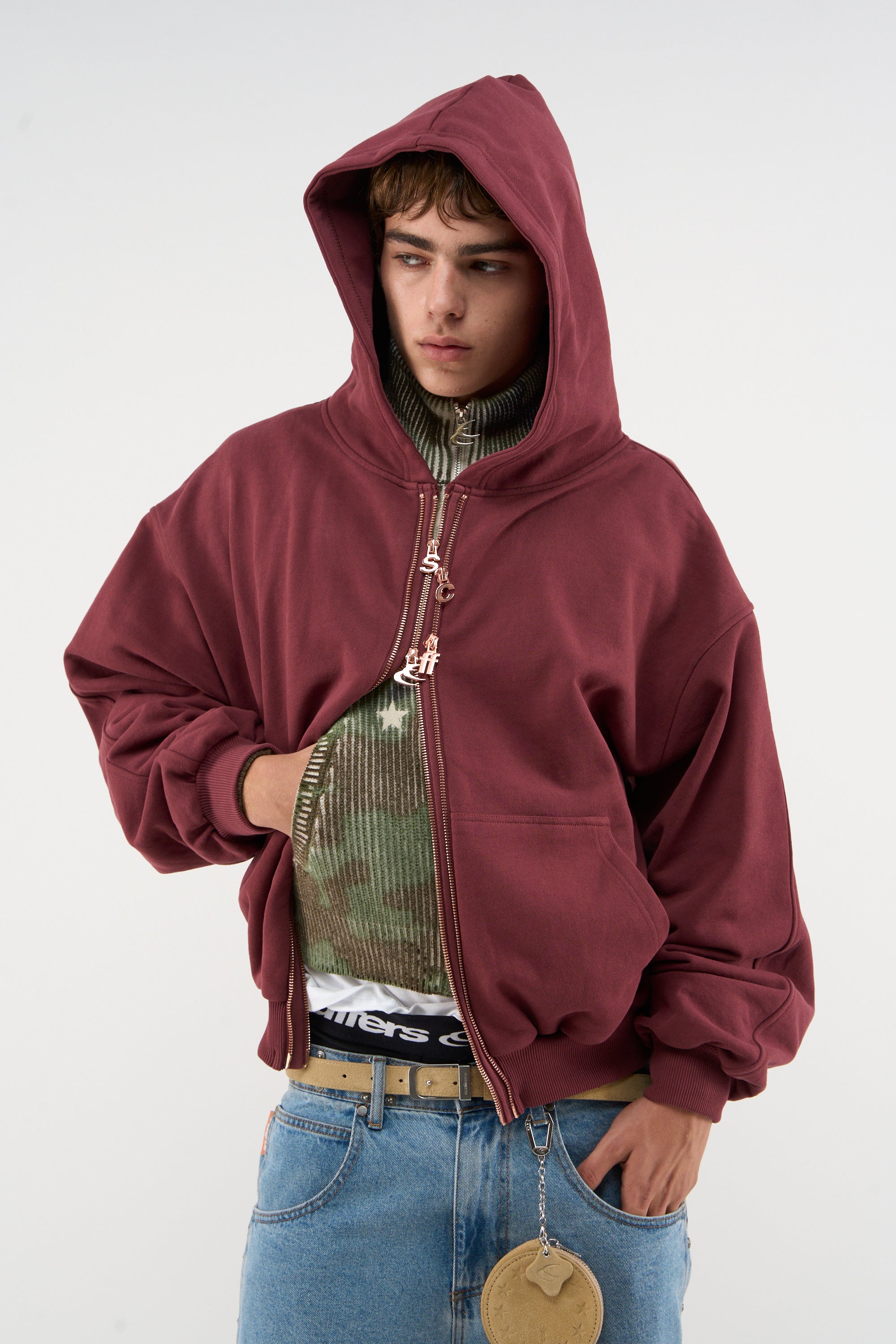 Cremallera de acero color burdeos