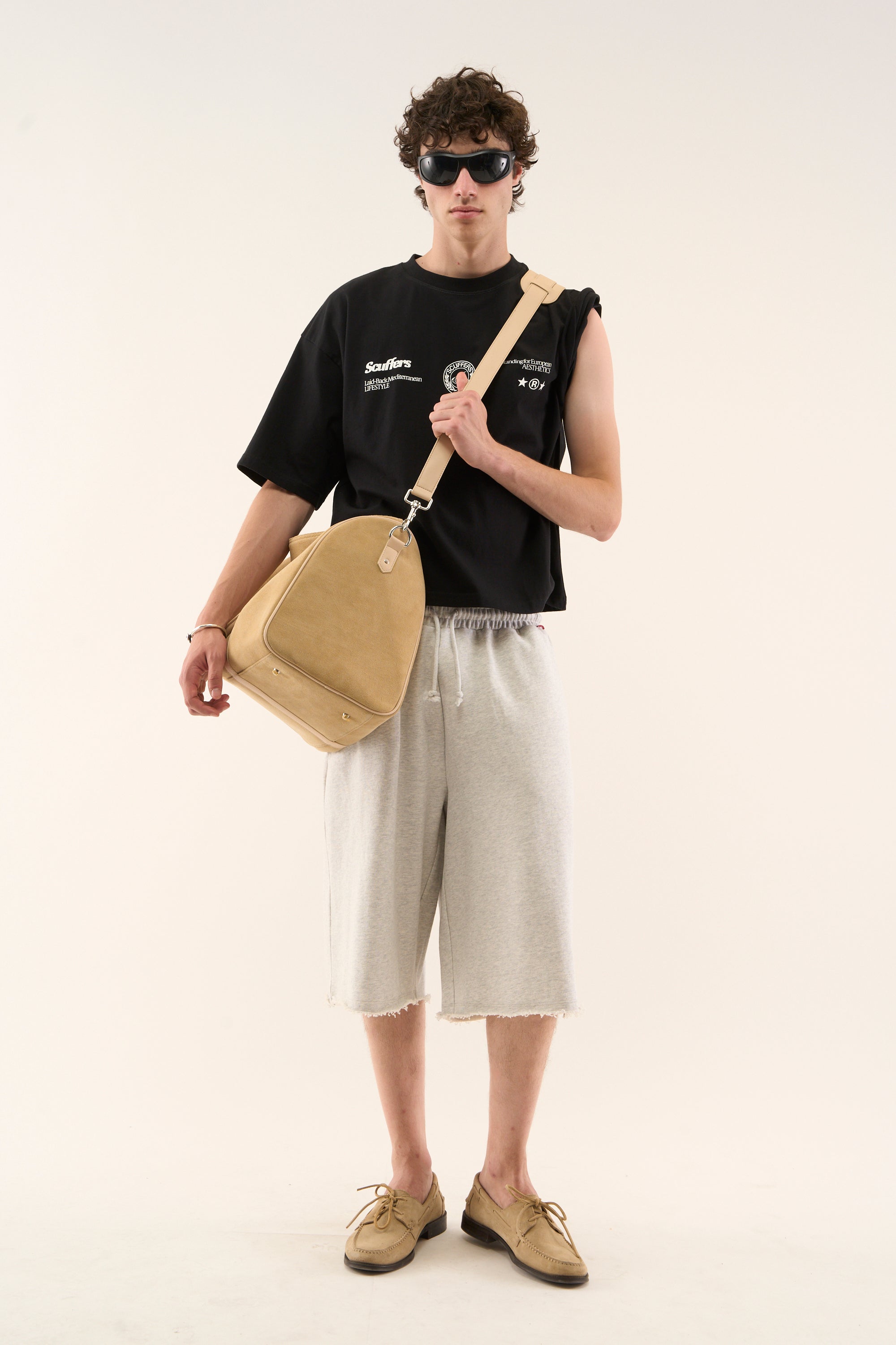 Camiseta negra Yours