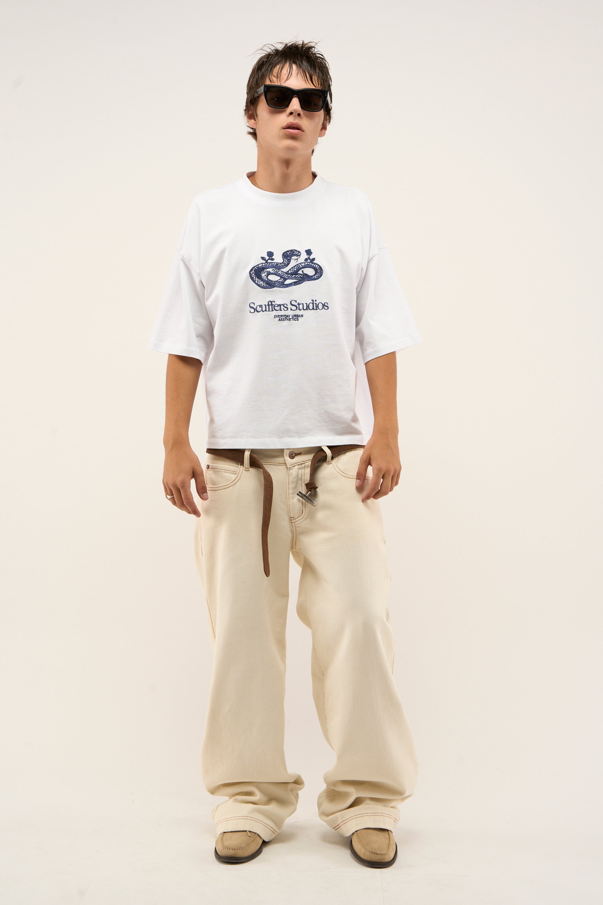 Camiseta blanca de serpiente