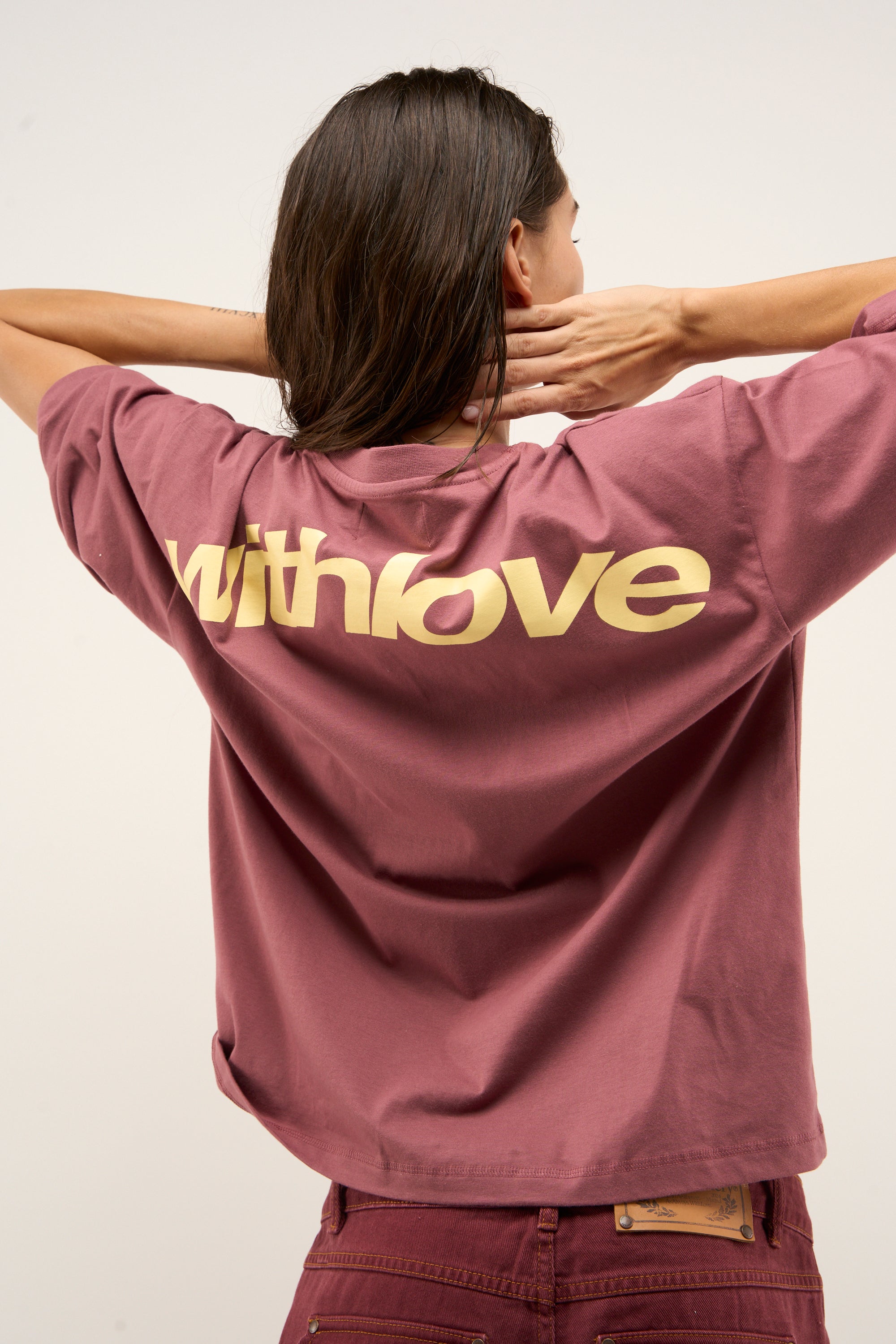 Camiseta con el logo de Borgoña