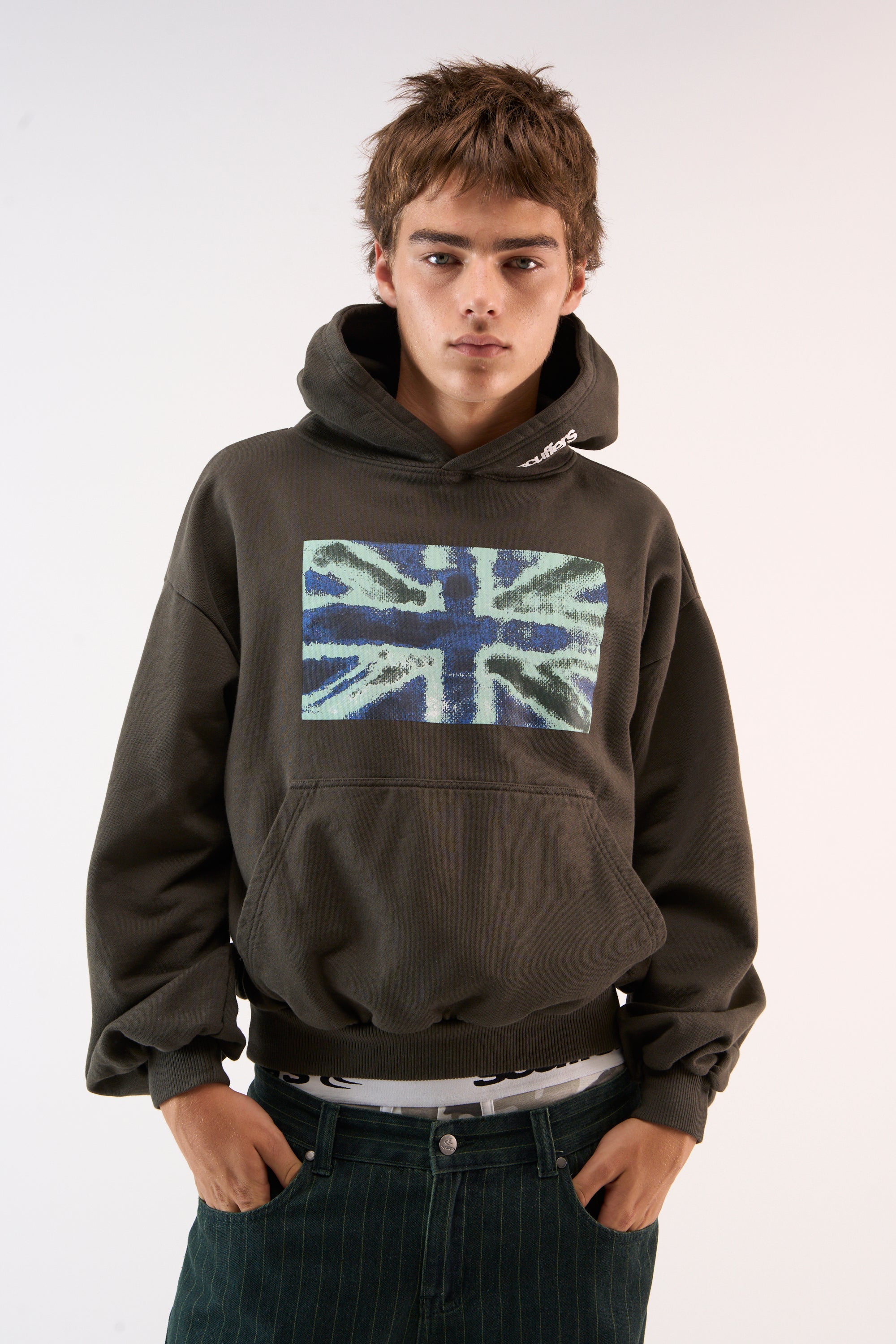 Sudadera con capucha oscura Nowhere