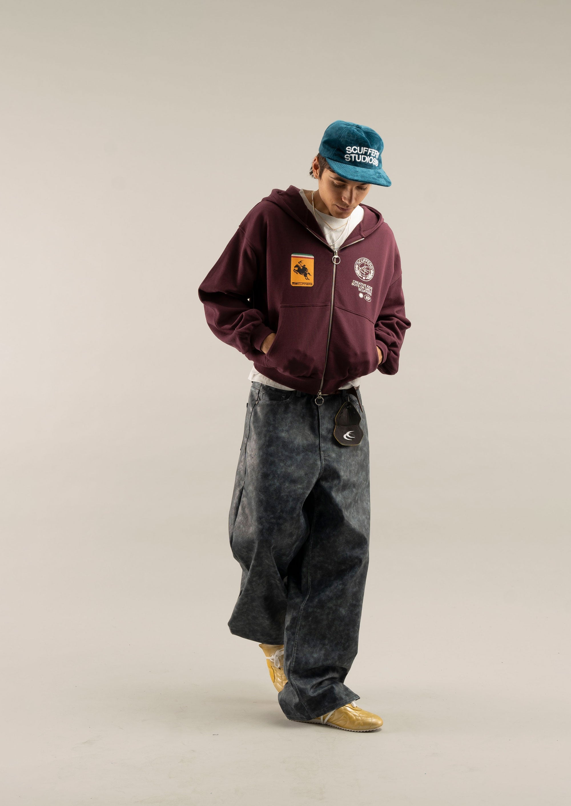 Cremallera color burdeos piedra