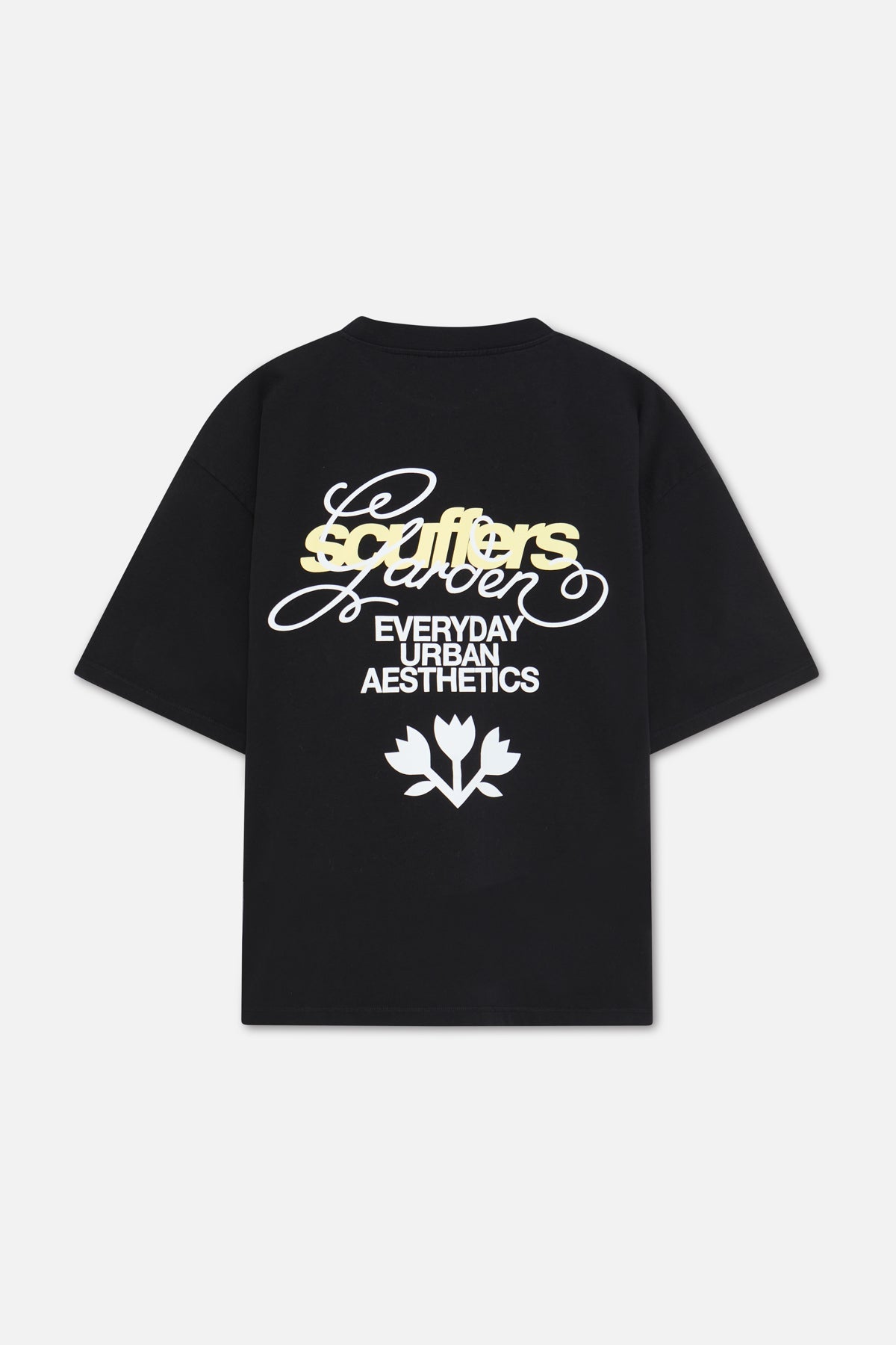 Camiseta negra de jardín