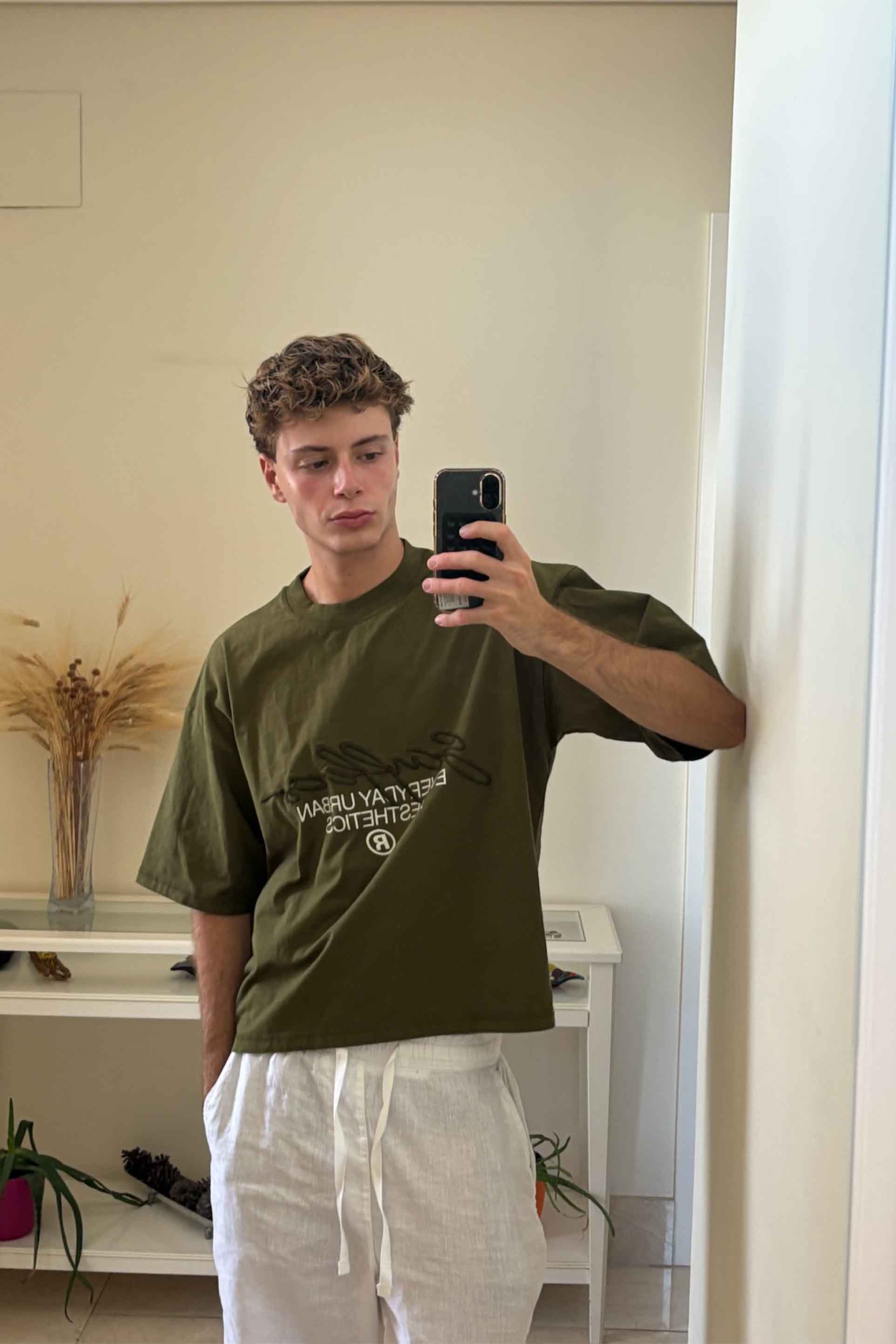 Nueva camiseta verde de firma