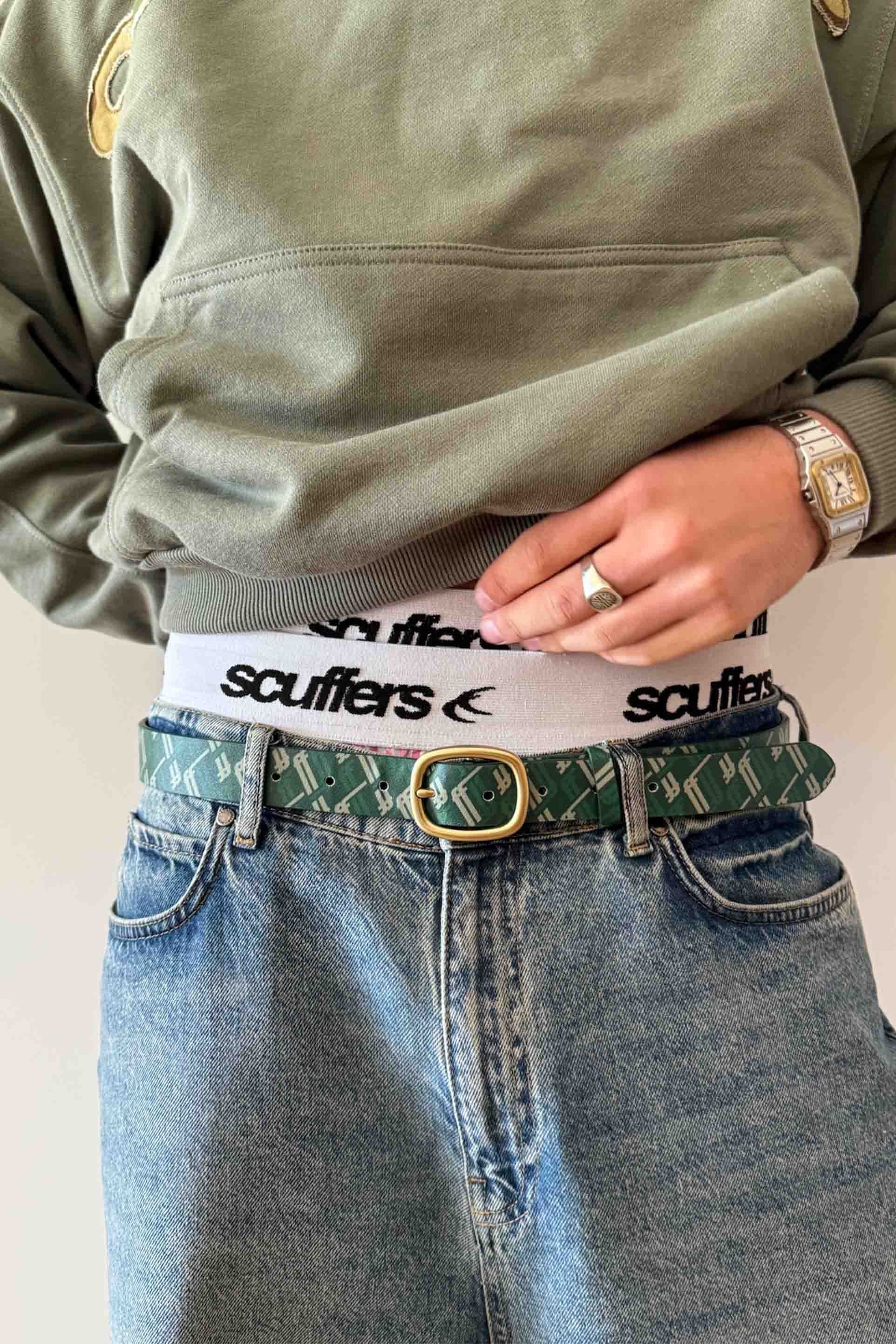 Cinturón verde con monograma