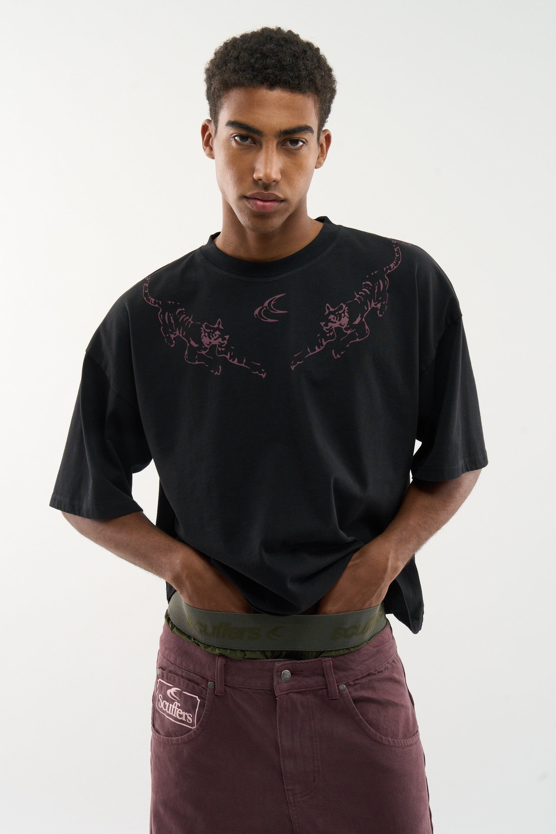 Camiseta negra de tigre